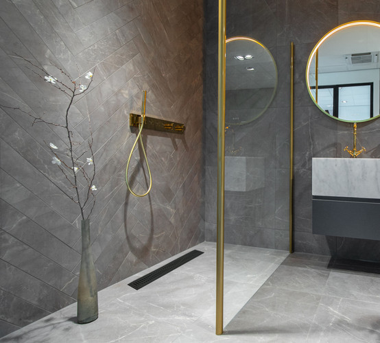 Miljøbilled ACO Gulvafløb, farvede ShowerDrain mat sort